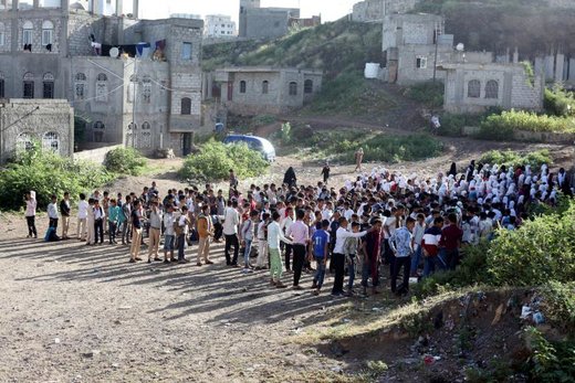 معلم یمنی خانه خود را به مدرسه تبدیل کرد