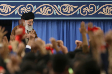 دیدار دانش‌آموزان و دانشجویان با رهبر معظم انقلاب اسلامی
