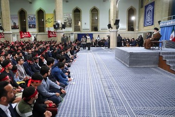 دیدار دانش‌آموزان و دانشجویان با رهبر معظم انقلاب اسلامی