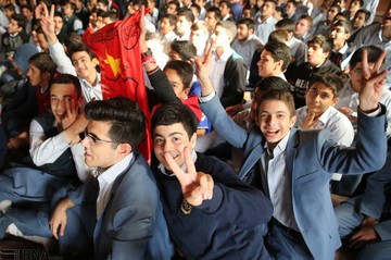 پخش بازی پرسپولیس - کاشیما آنتلرز در دبیرستان البرز تهران