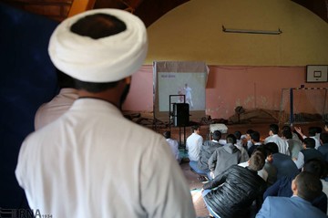 پخش بازی پرسپولیس - کاشیما آنتلرز در دبیرستان البرز تهران