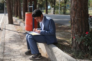 پخش بازی پرسپولیس - کاشیما آنتلرز در دبیرستان البرز تهران
