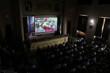 پخش بازی پرسپولیس - کاشیما آنتلرز در دبیرستان البرز تهران
