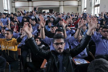 تماشای بازی پرسپولیس و کاشیماآنتلرز ژاپن در مدارس رشت