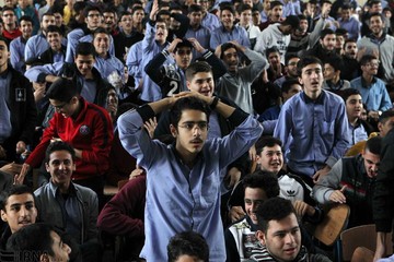 تماشای بازی پرسپولیس و کاشیماآنتلرز ژاپن در مدارس رشت