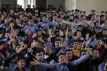 تماشای بازی پرسپولیس و کاشیماآنتلرز ژاپن در مدارس رشت