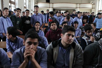 تماشای بازی پرسپولیس و کاشیماآنتلرز ژاپن در مدارس رشت
