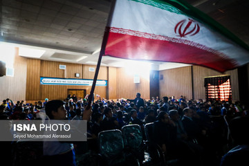 تماشای بازی پرسپولیس و کاشیما در مدارس پسرانه مشهد در دبستان و دبیرستان مصلی نژاد مشهد