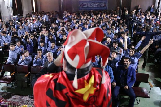 پخش بازی پرسپولیس - کاشیما آنتلرز در دبیرستان البرز تهران