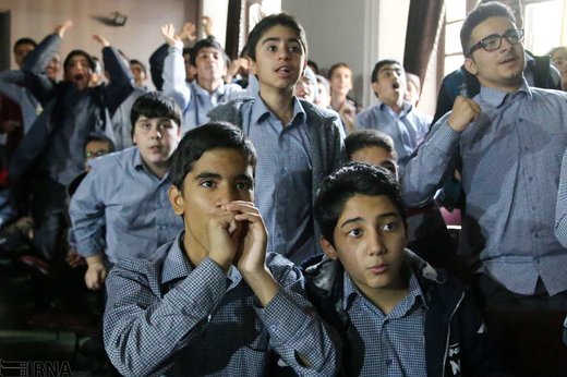 پخش بازی پرسپولیس - کاشیما آنتلرز در دبیرستان البرز تهران