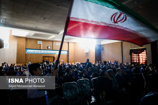 تماشای بازی پرسپولیس و کاشیما در مدارس پسرانه مشهد در دبستان و دبیرستان مصلی نژاد مشهد