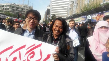 عکس | دانشجویان خارجی در راهپیمایی ۱۳ آبان تهران