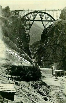 عکس | ۸۵ سال قبل، پل ورسک در حال ساخت