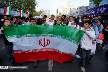 راهپیمایی استکبار ستیزی ۱۳ آبان