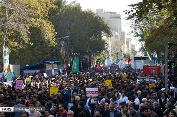 راهپیمایی استکبار ستیزی ۱۳ آبان