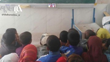 تصویری از ناراحتی و غم دانش آموزان قلعه گنج پس از باخت ٢-٠ پرسپولیس مقابل کاشیما