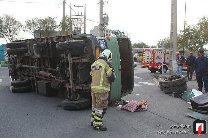 واژگونی خاور در شادآباد واژگونی خاور در شادآباد