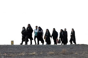 پیاده روی زائران امام رضا(ع)