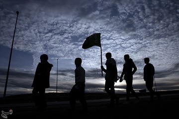 پیاده روی زائران امام رضا(ع)