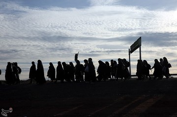 پیاده روی زائران امام رضا(ع)