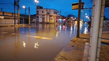 منطقه کوی علوی اهواز، صبح امروز  پس از باران شبانه و آبگرفتگی