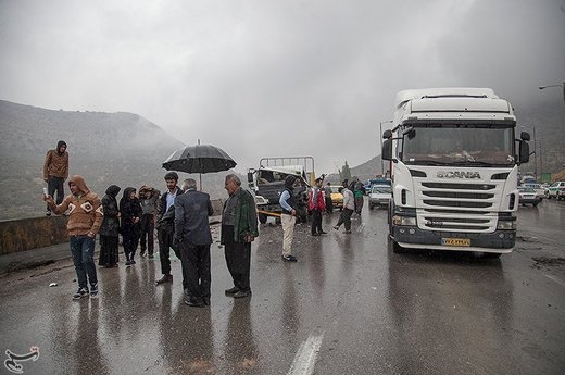 تصادف زنجیره ای در جاده کرمانشاه به اسلام آباد