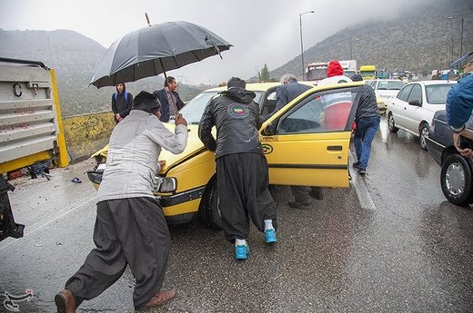 تصادف زنجیره ای در جاده کرمانشاه به اسلام آباد