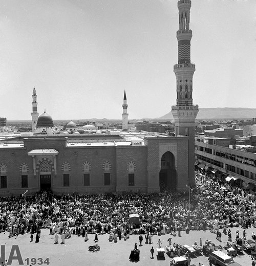 مسجد النبی(ص) در سال 1345