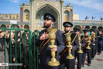 دسته عزاداری خدّام کریمه‌اهل‌بیت در سالروز شهادت امام رضا(ع)