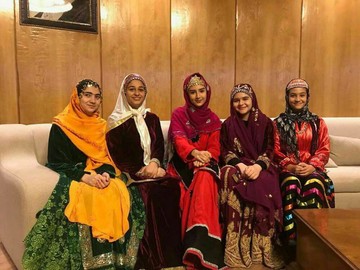 عکس | این دخترها امروز جام قهرمان باشگاه‌های آسیا را اهدا می‌کنند