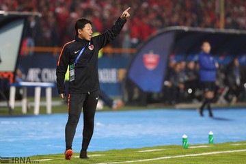 سرمربی کاشیما: مجبور بودم فریاد بزنم/ پرسپولیس سخت‌ترین حریف‌مان بود
