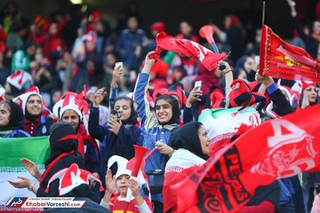 حضور پرشور بانوان پرسپولیسی در ورزشگاه آزادی