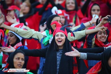 حضور پرشور بانوان پرسپولیسی در ورزشگاه آزادی