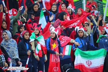 حضور پرشور بانوان پرسپولیسی در ورزشگاه آزادی