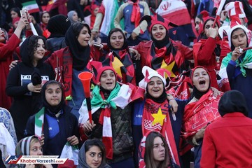 حضور پرشور بانوان پرسپولیسی در ورزشگاه آزادی
