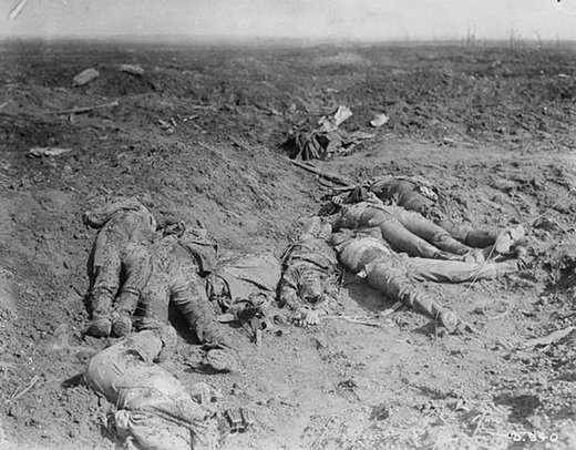 اجساد سربازان مهاجم آلمانی در فرانسه، 1916
