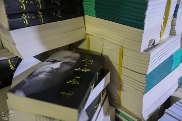 کشف انبار بزرگ کتاب قاچاق