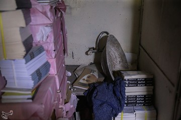 کشف انبار بزرگ کتاب قاچاق