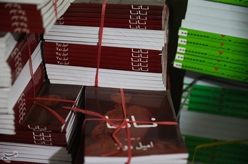 کشف انبار بزرگ کتاب قاچاق