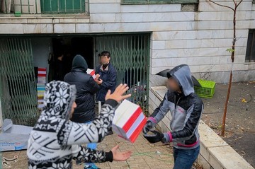 کشف انبار بزرگ کتاب قاچاق