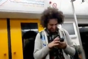 فیلم | واکنش مردم به خنده‌های یک مرد در متروی تهران