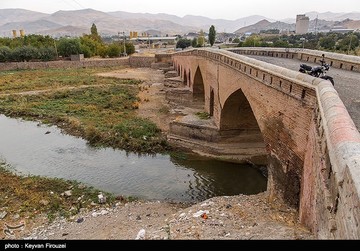 وضع اسف‌بار پل تاریخی که زباله‌دان شد

