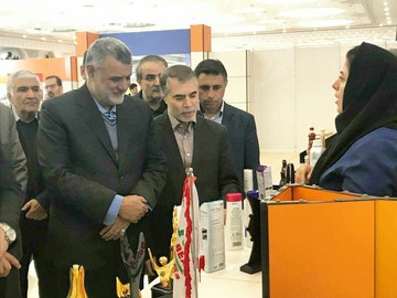 بازدید وزیر جهاد از غرفه شرکت بهداشتی دکتر جهانگیر 