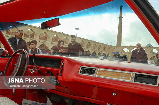 نمایش خودروهای کلاسیک در اصفهان