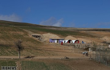 کانکس‌های رنگی یادگار زلزله ارسباران