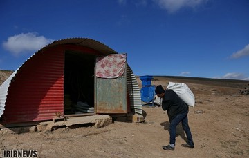 کانکس‌های رنگی یادگار زلزله ارسباران