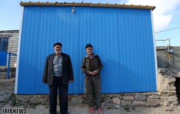 کانکس‌های رنگی یادگار زلزله ارسباران
