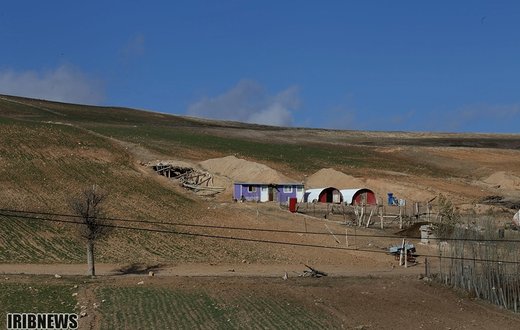 کانکس‌های رنگی یادگار زلزله ارسباران
