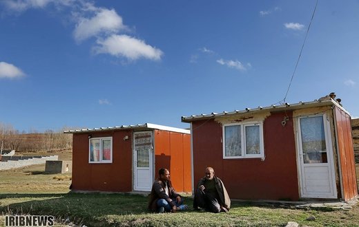 کانکس‌های رنگی یادگار زلزله ارسباران