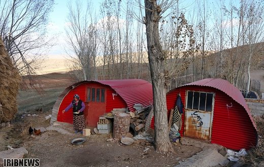 کانکس‌های رنگی یادگار زلزله ارسباران